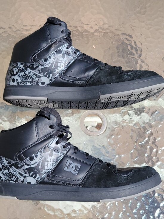 DC Cure Hi Top Skate Shoes  Men\'s size 13 Black main image 11